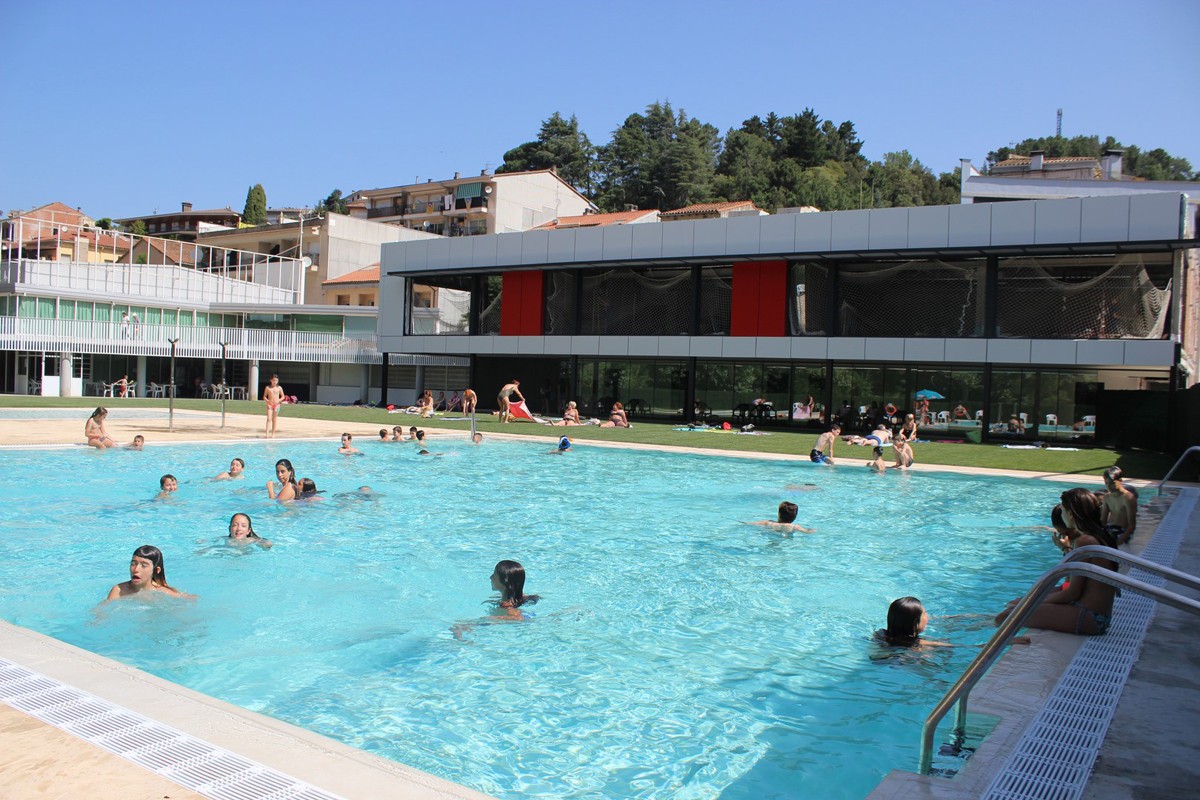 Personal bar piscina estiu 2021